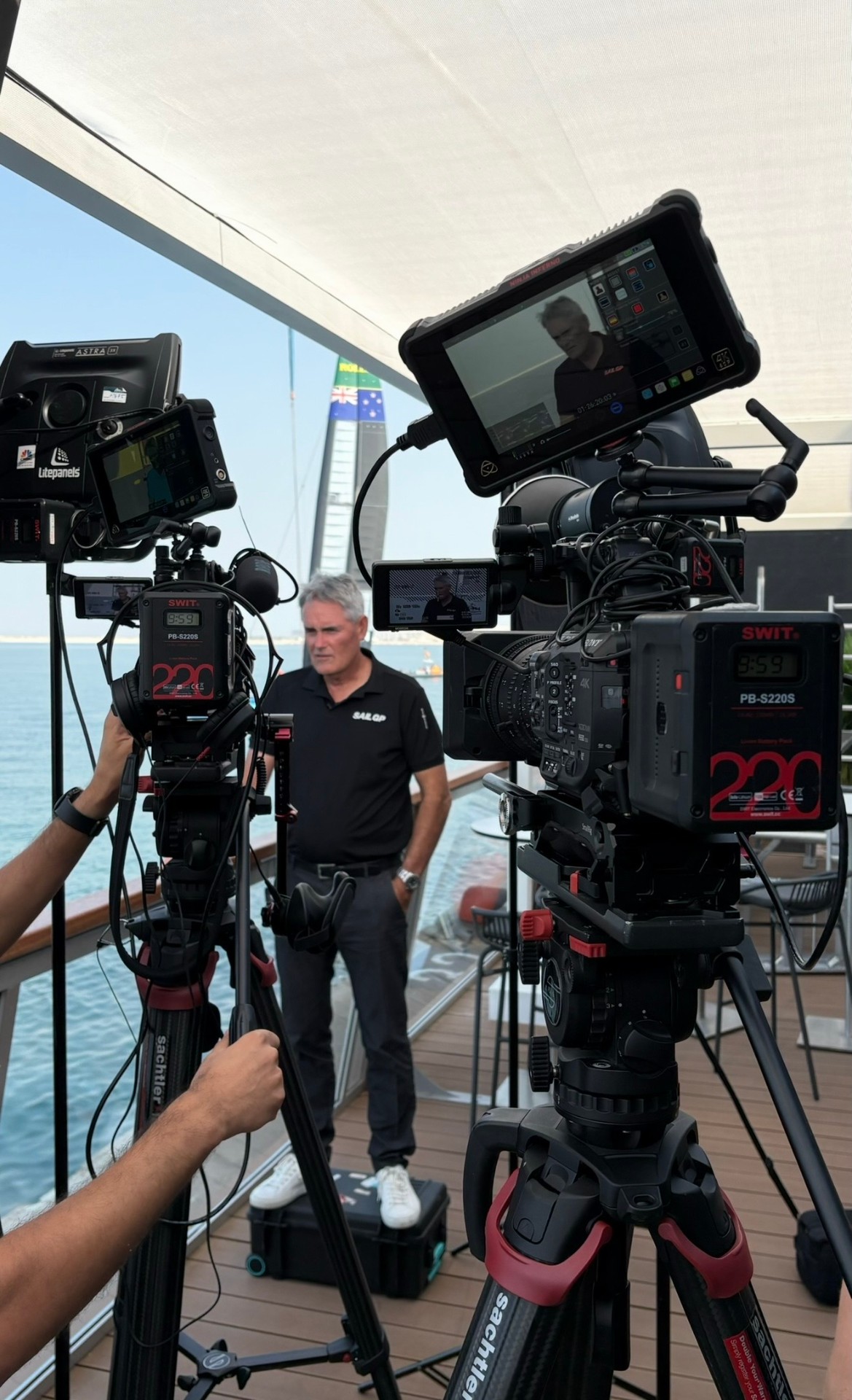 Behind the scenes frame 3
